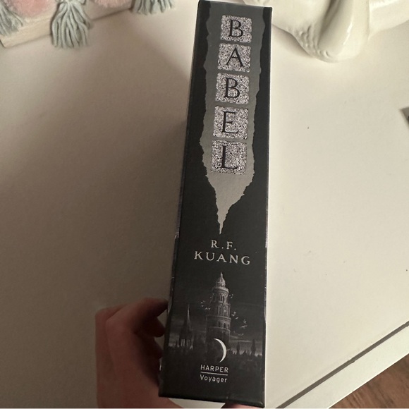 Illumicrate Babel Signed by R.F. Kuang Rebecca F. Kuang Brand New in Box Cover - Picture 4 of 8